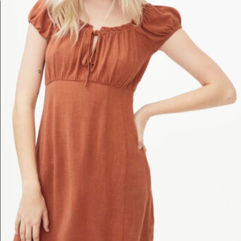 Empire Waist Neutral Orange Keyhole Short Dress